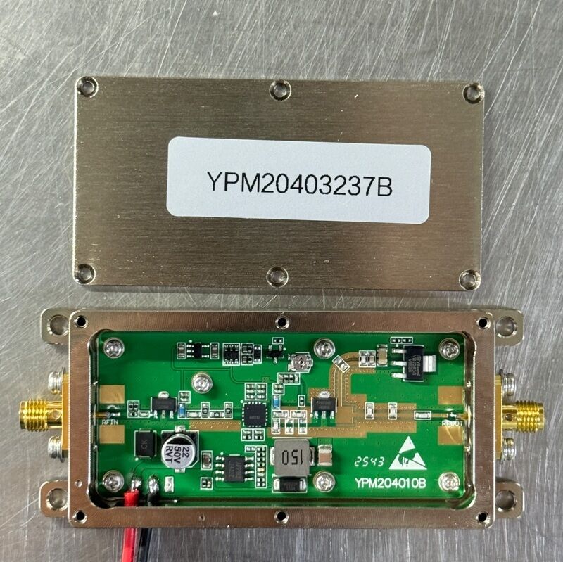 Moduł wzmacniacza mocy RF o mocy 5 W dla częstotliwości 2000–4000 MHz
